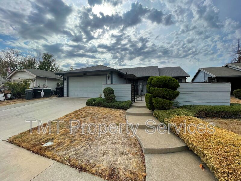 Sacramento House: 8166 Morgan Hill Way