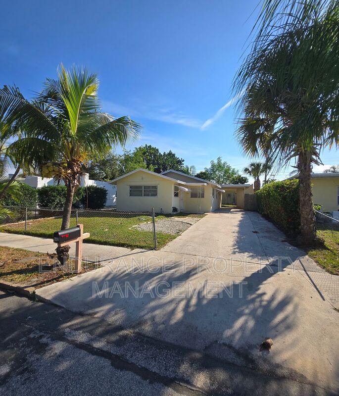 West Palm Beach House: 640 53rd Street