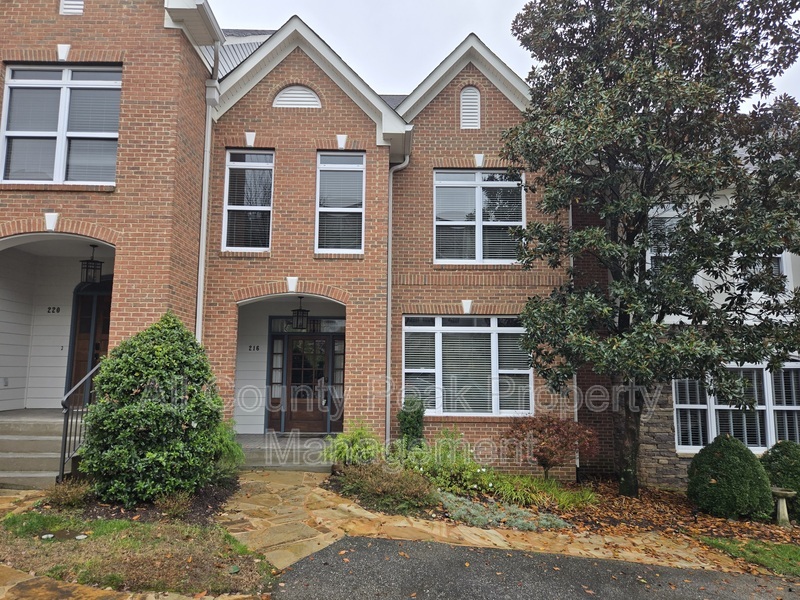 Chattanooga Townhome: 216 Shady Ridge Lane