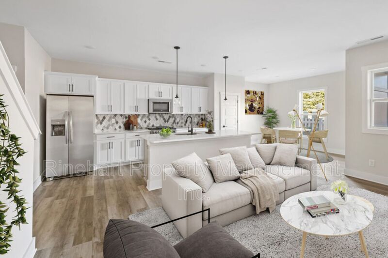 Rock Hill House: 648 Melville Dr.