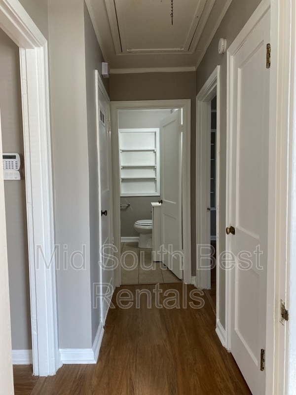 Request a Viewing for 3842 Vanuys Rd (Sherwood Forest) Tenant Turner