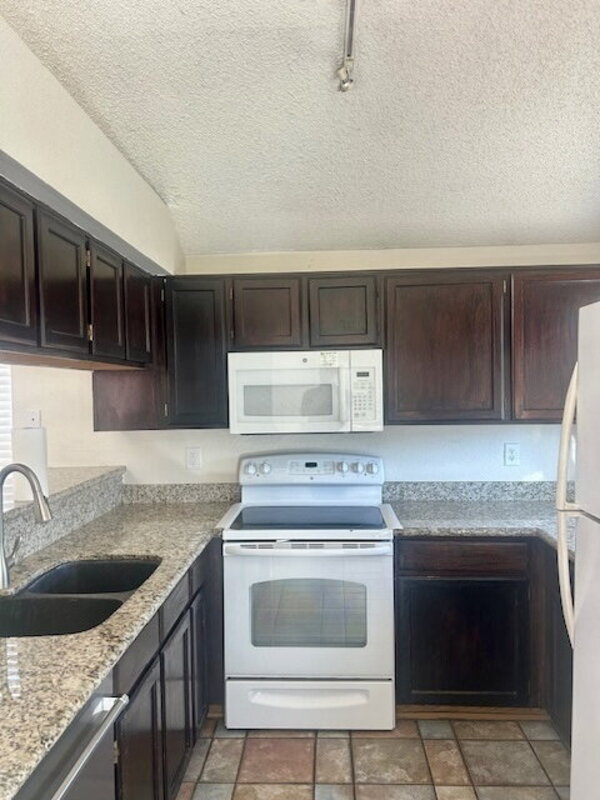 Chandler House: 837 East Gila Lane