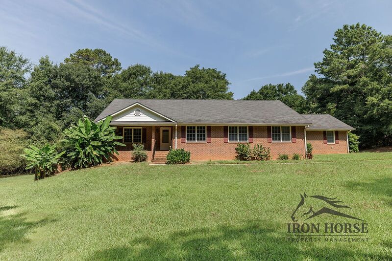 Athens House: 8671 Macon Hwy