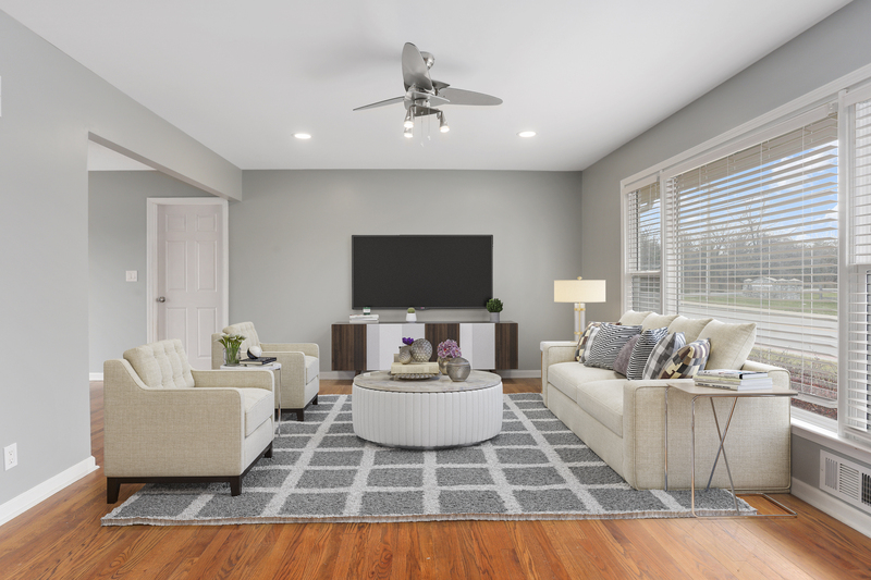 Lee's Summit House: 1306 SW 3rd St