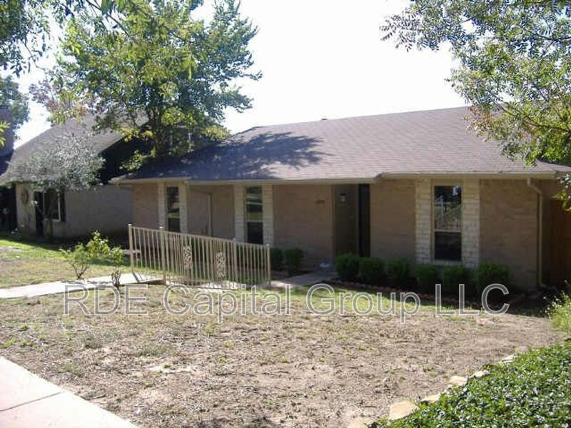 Garland House: 4705 Cliffwood Dr