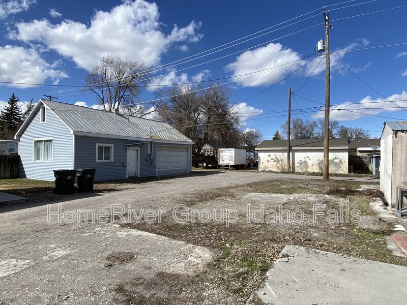 Idaho Falls House: 387 Lomax St