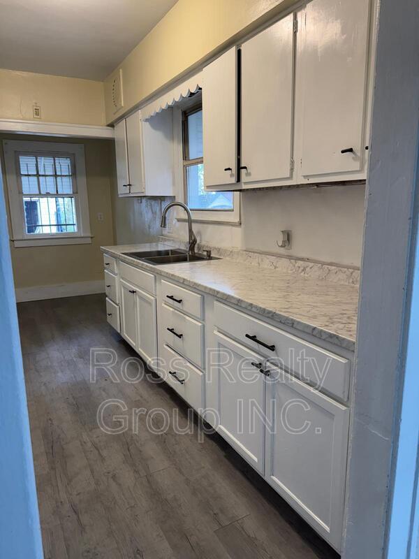 Toledo House: 1420 addington