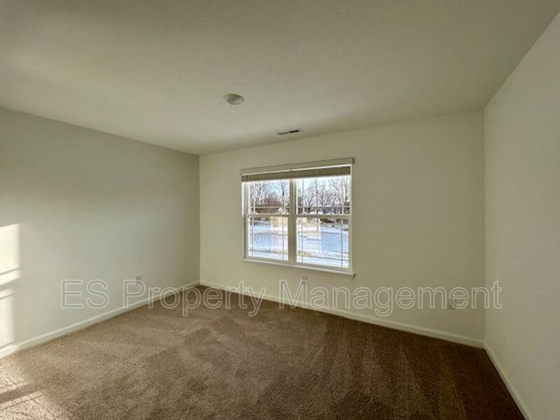 Beautiful, 2 Story Newly Built - 3 Bedroom, 2.5 Bath!  - Photo 24