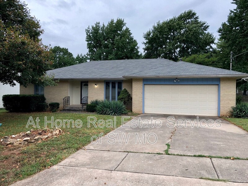 Springfield House: 2437 S Virginia