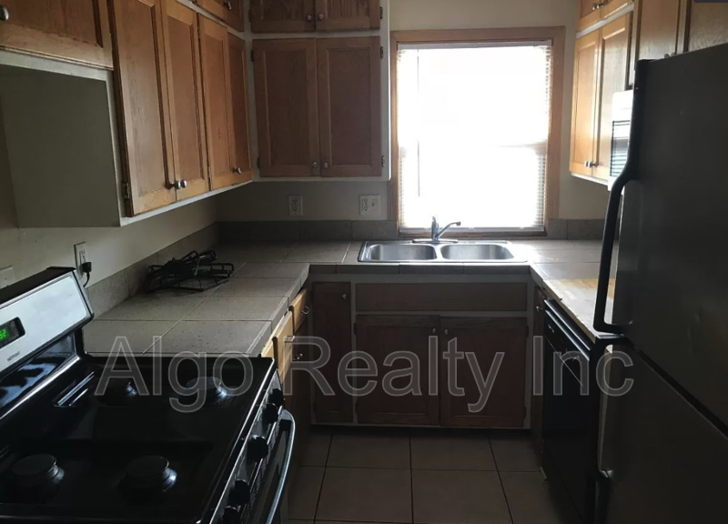 Minneapolis Condo: 2419 Plymouth Avenue North - 202
