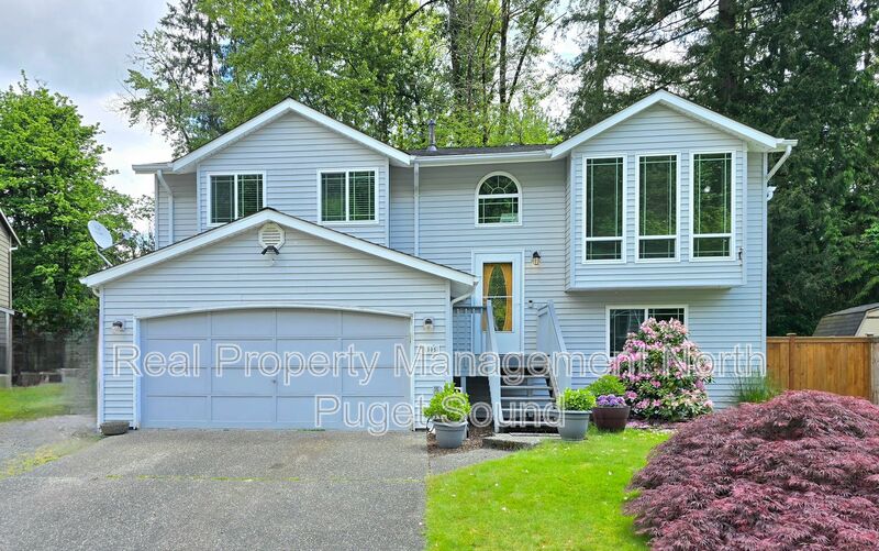 Lake Stevens House: 1805 131st Dr NE