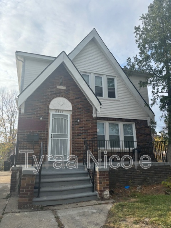Detroit House: 8833 Pinehurst Street - 1
