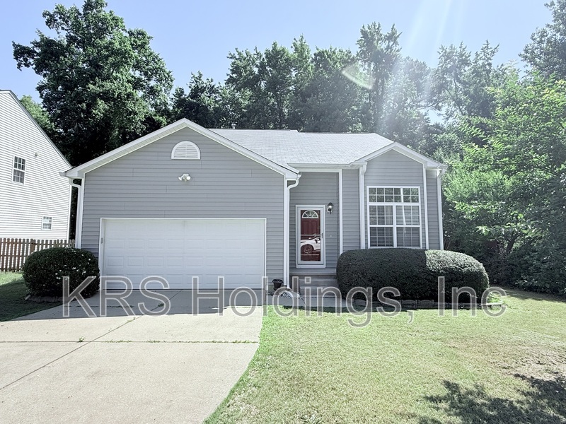 Fuquay Varina House: 232 N Honey Springs Avenue
