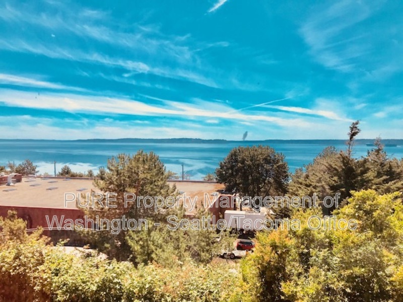 Seattle House: 6609 SW Admiral Way