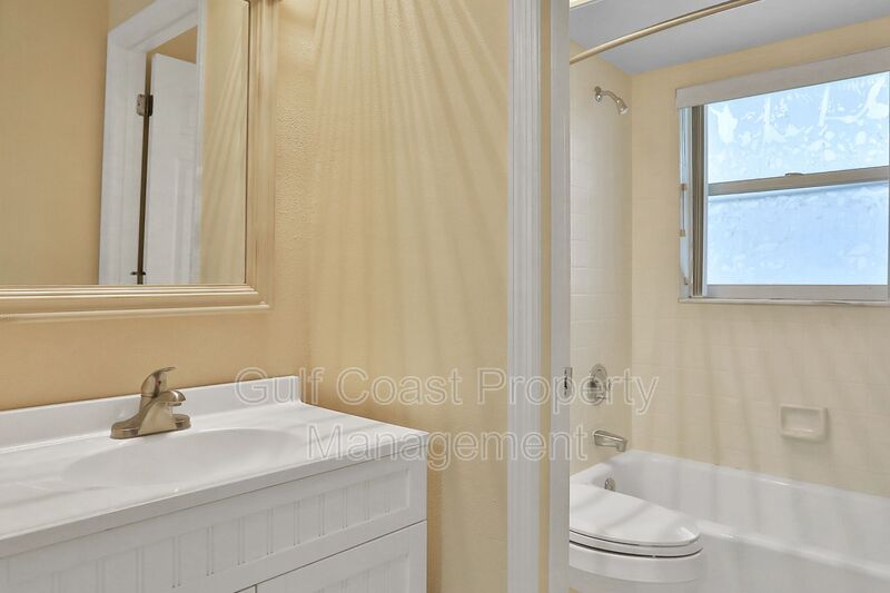 606 N. Point Dr Holmes Beach FL 34217 - Photo 19