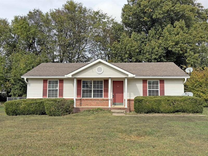 Clarksville House: 581 Oakmont Drive