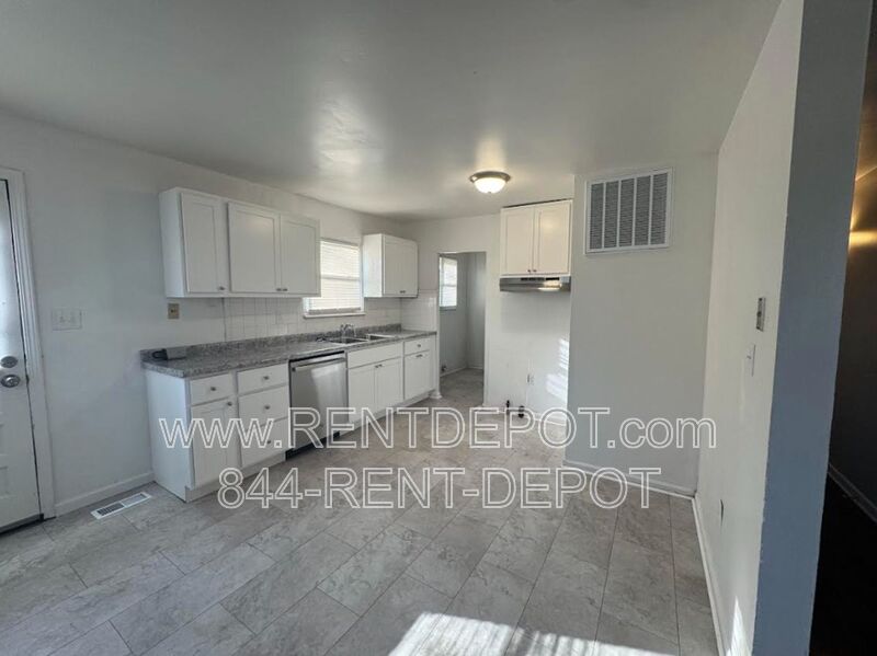 Evansville House: 720 Sweetser Ave.