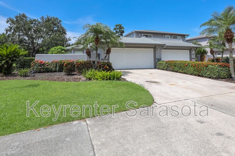 Sarasota House: 4561 Hidden View Place