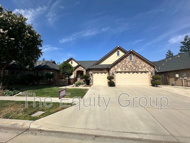 Visalia House: 239 North Preston St