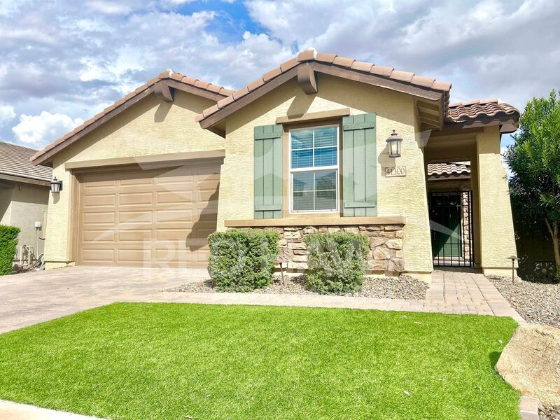 Maricopa House: 41300 W Palmyra Ln