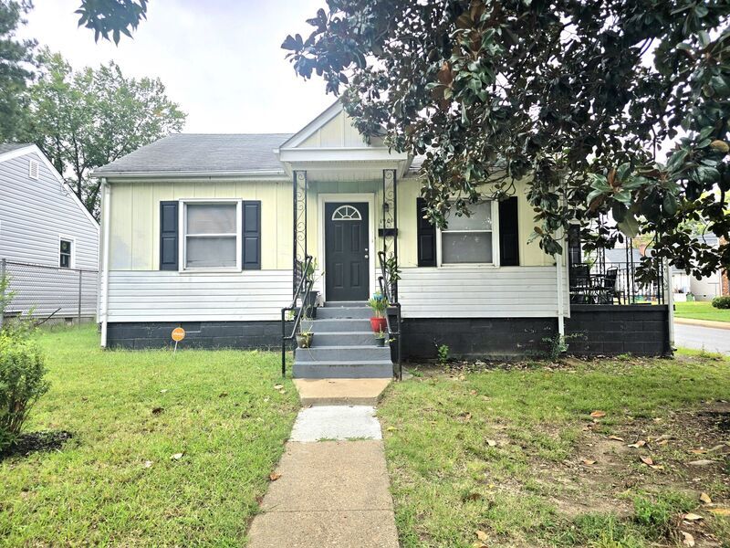 Richmond House: 1901 Chicago Ave