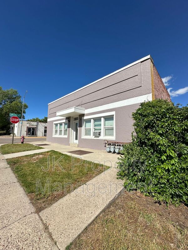 Black Eagle Condo: 1500 Smelter Ave