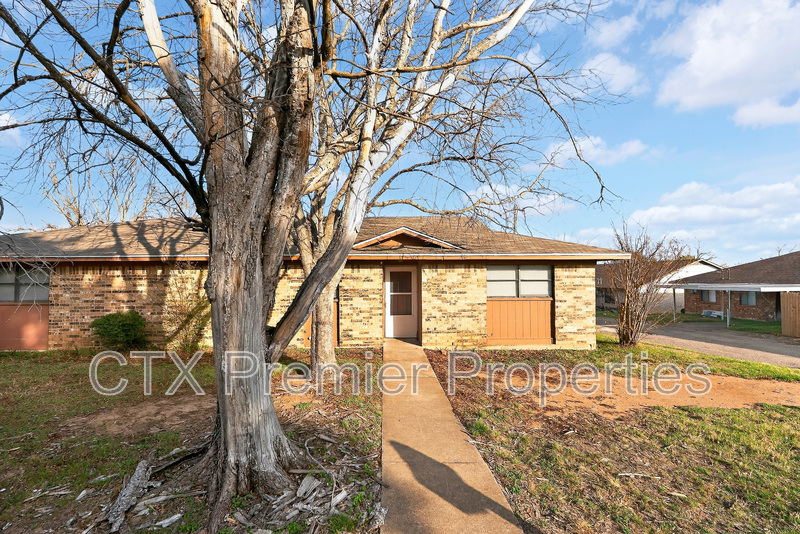 Temple Condo: 911 Yorktown Drive