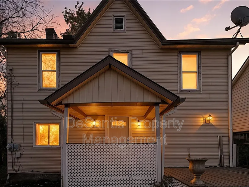 Butler House: 305 American Avenue