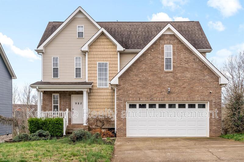 Clarksville House: 982 Big Sky Drive