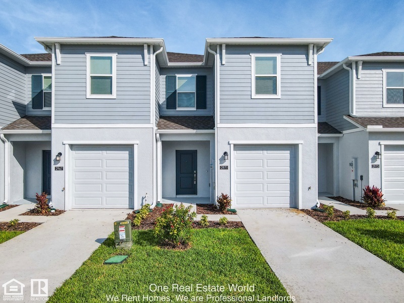 Davenport Townhome: 2971 Maloof Drive