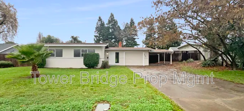 Fair Oaks Condo: 8255 Oahu Dr