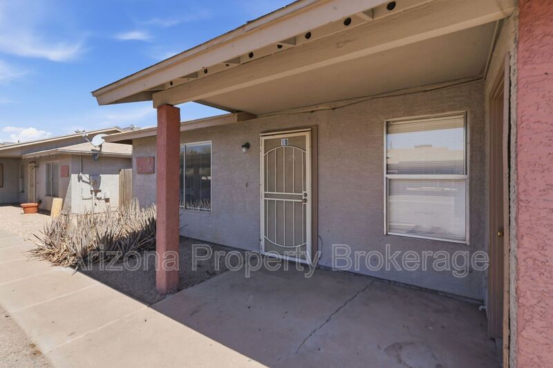 Mesa Condo: 1625 N. Date