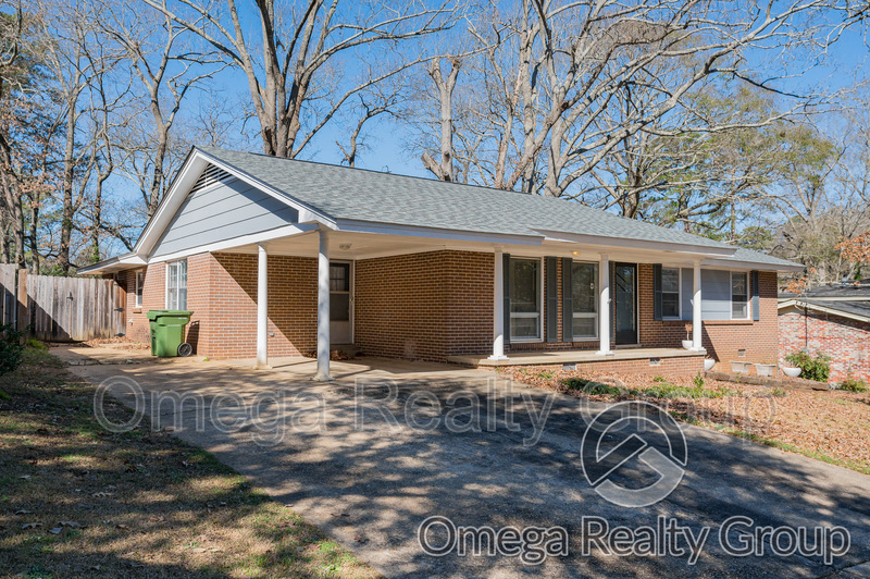 Montgomery House: 712 Joryne Dr