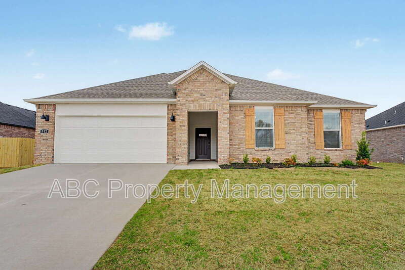 Farmington House: 512 West Canada Drive