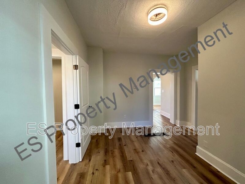 Beautiful and Spacious 4 Bedroom, 2.5 Bathroom home.  - Photo 19