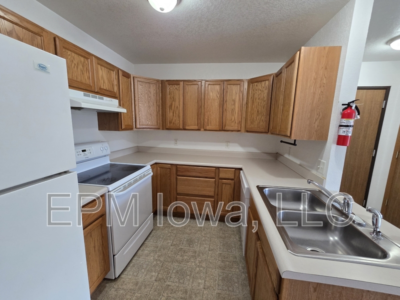 Waterloo House: 611  Johnson Street #6