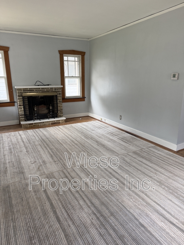 Springfield House: 2328 South 10th Street