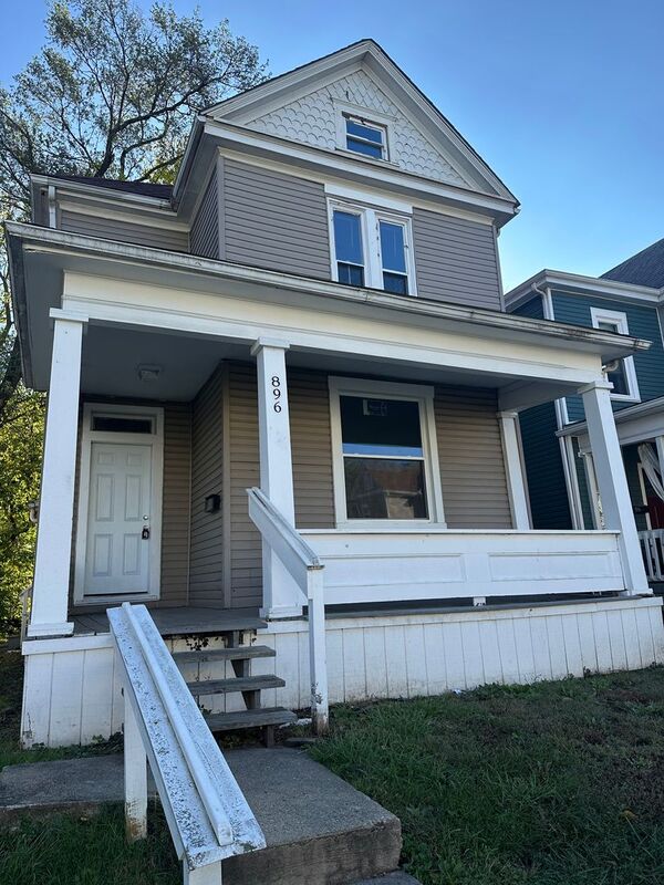 Columbus House: 896 Ellsworth Avenue