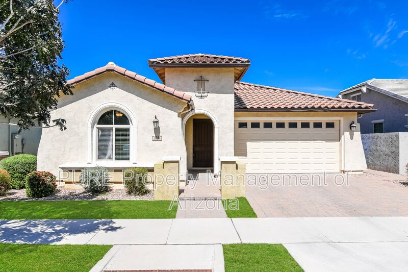 Gilbert House: 3694 E Perkinsville St