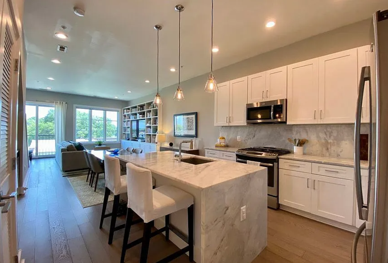 Washington House: 225 20th Street NortheastUnit #4