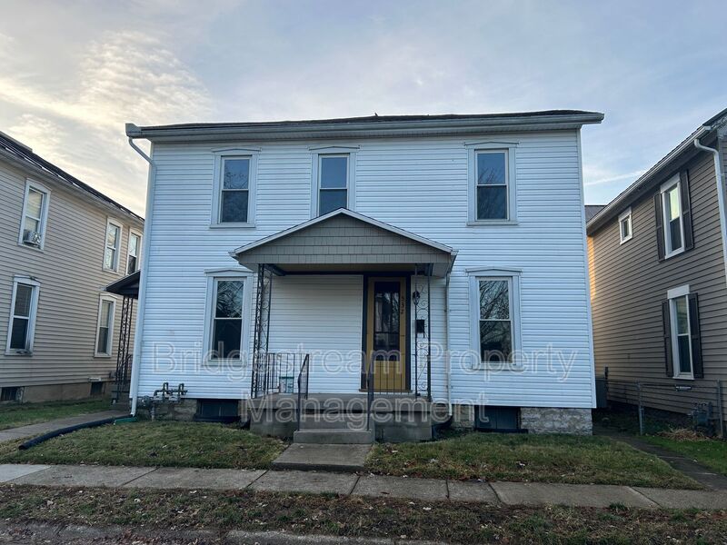 Miamisburg House: 532 Buckeye St