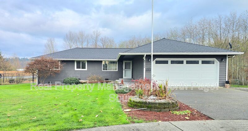 Marysville House: 8711 70th Dr NE