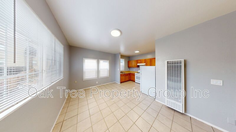 Oakland House: 2308 Foothill Blvd