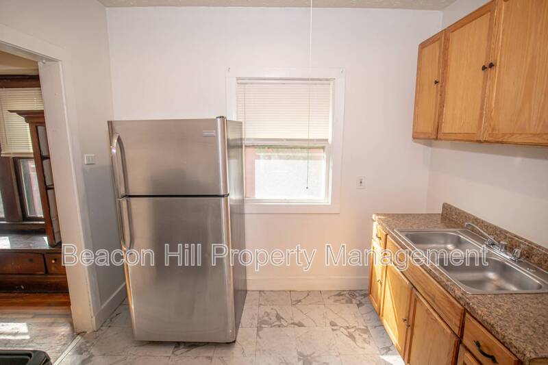 Cleveland Condo: 14015 Idarose Avenue - Upper