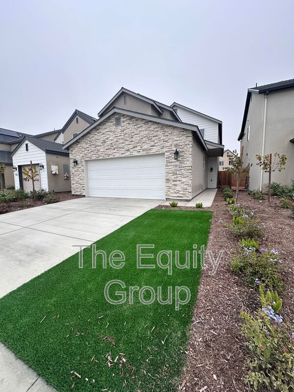 Visalia House: 30532 Delancy Road