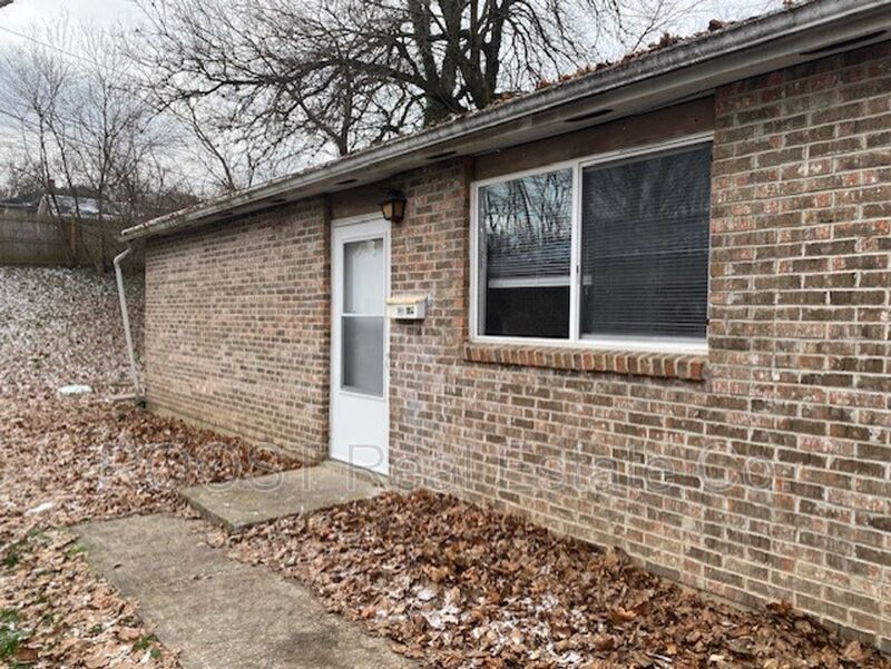 Springfield House: 847-849 E Northern Ave