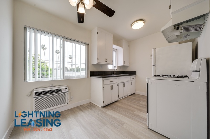Van Nuys Condo: 14766 Delano St