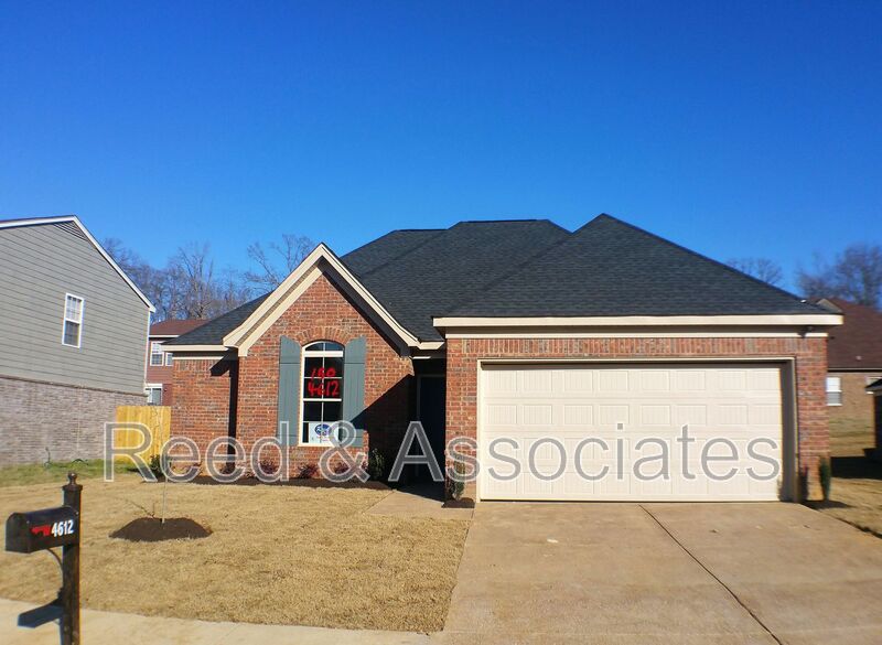 Memphis House: 4612 Orange Tulip Drive