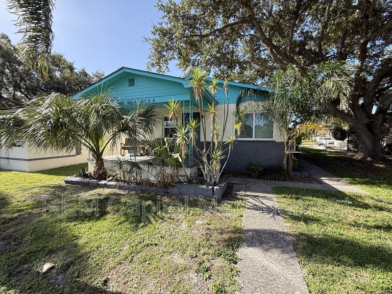 Saint Petersburg Condo: 300 30th Ave N