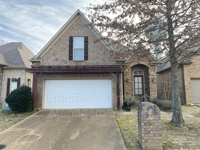 Memphis House: 5236 Laurelhome